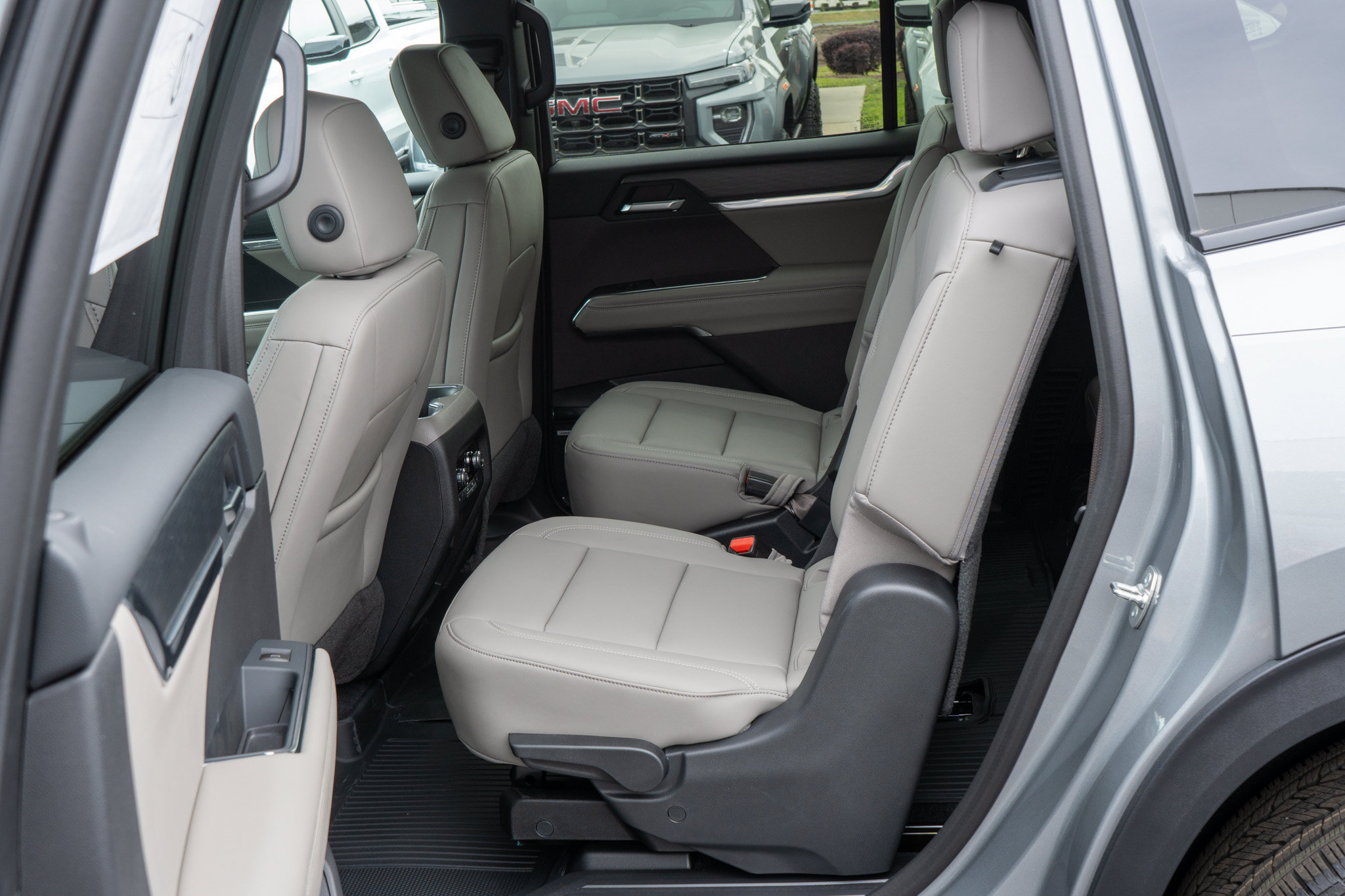 New 2026 GMC Acadia Elevation FWD image 29