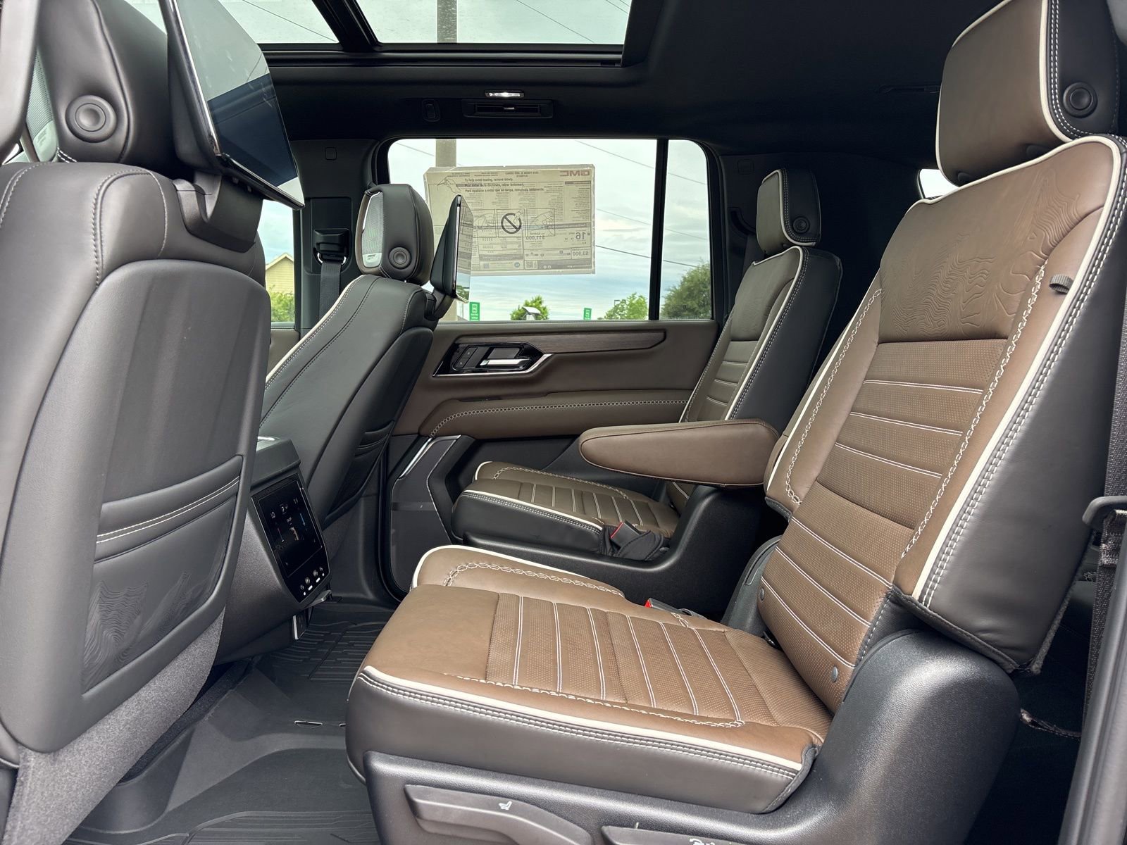 New 2026 GMC Yukon XL Denali Ultimate AWD/4WD image 21