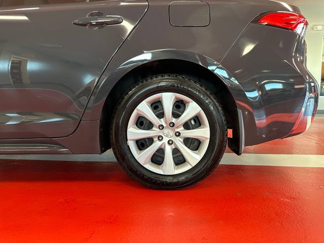 Certified 2025 Toyota Corolla LE FWD image 29