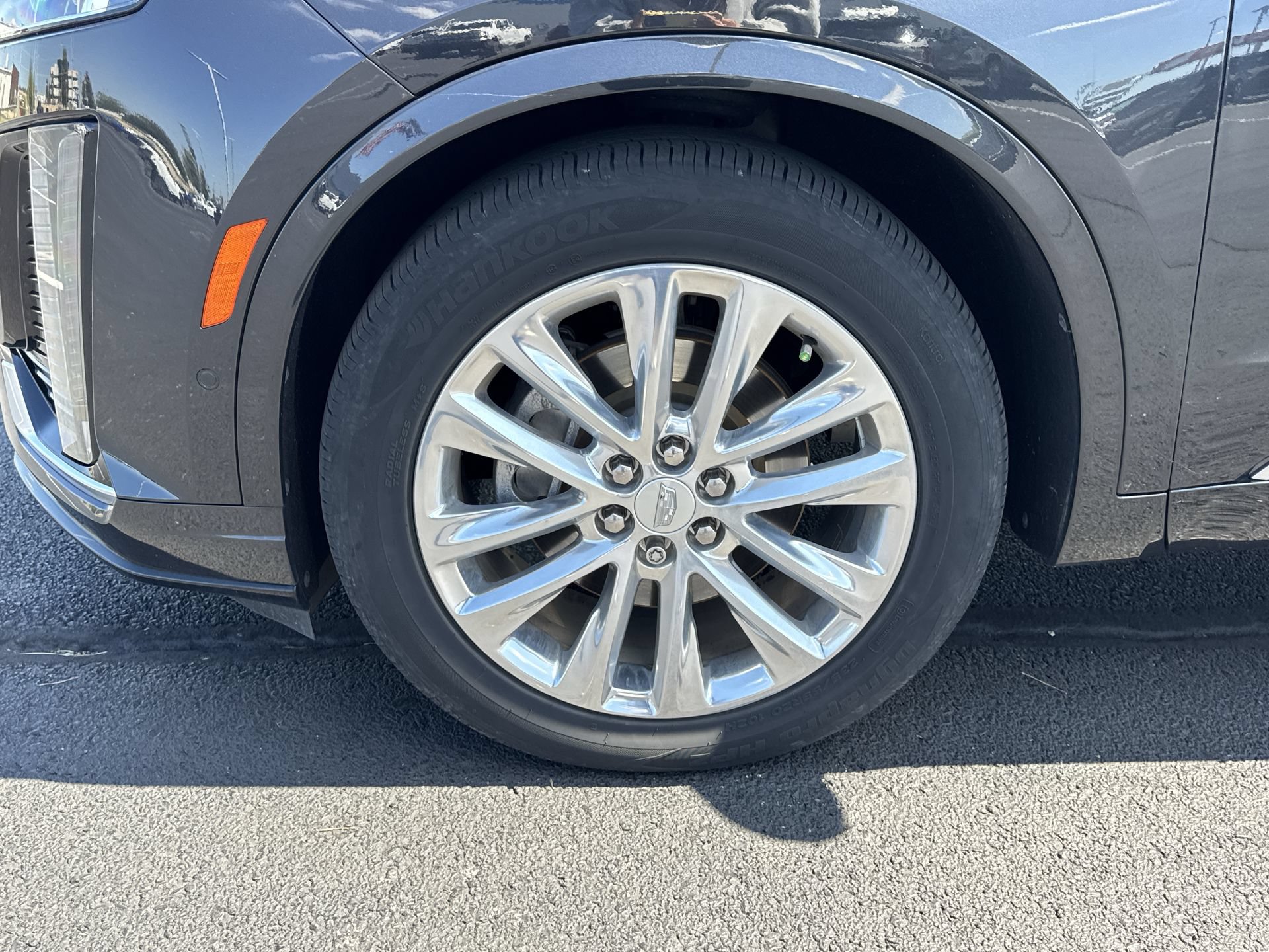 Certified 2020 Cadillac XT6 Premium Luxury w/ Platinum Package AWD/4WD image 10
