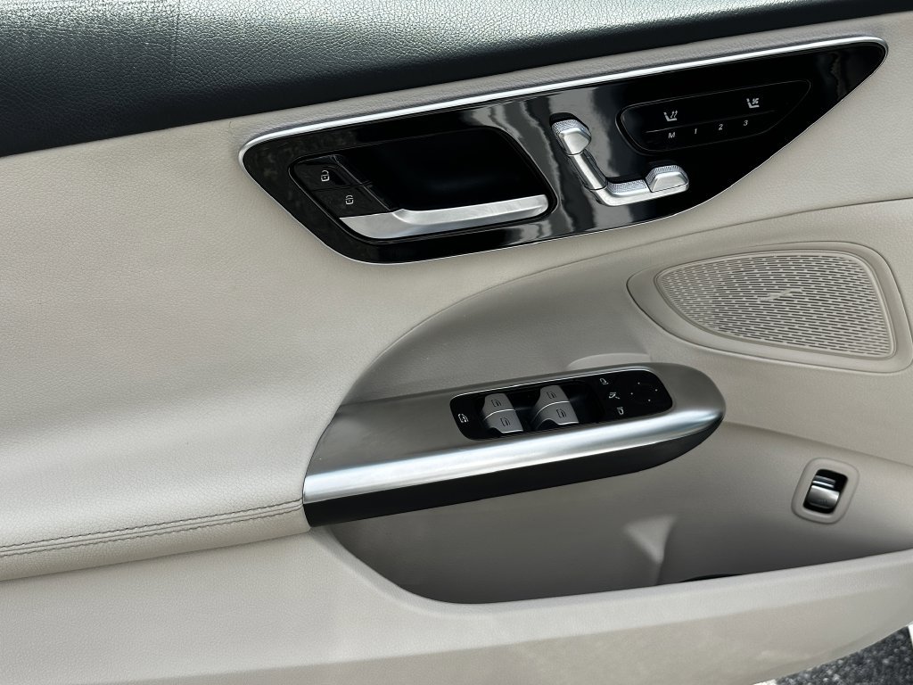 Certified 2025 Mercedes-Benz C 300 Sedan image 11