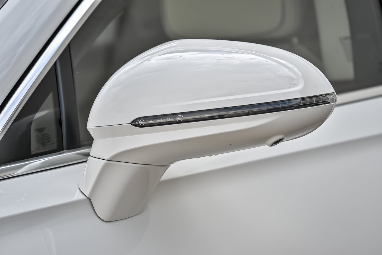 New 2026 Bentley Flying Spur Plug-In Hybrid AWD/4WD image 9