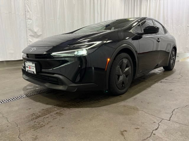 Used 2023 Toyota Prius LE AWD/4WD image 23