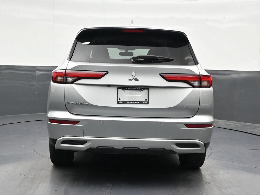 Used 2023 Mitsubishi Outlander SE FWD image 4