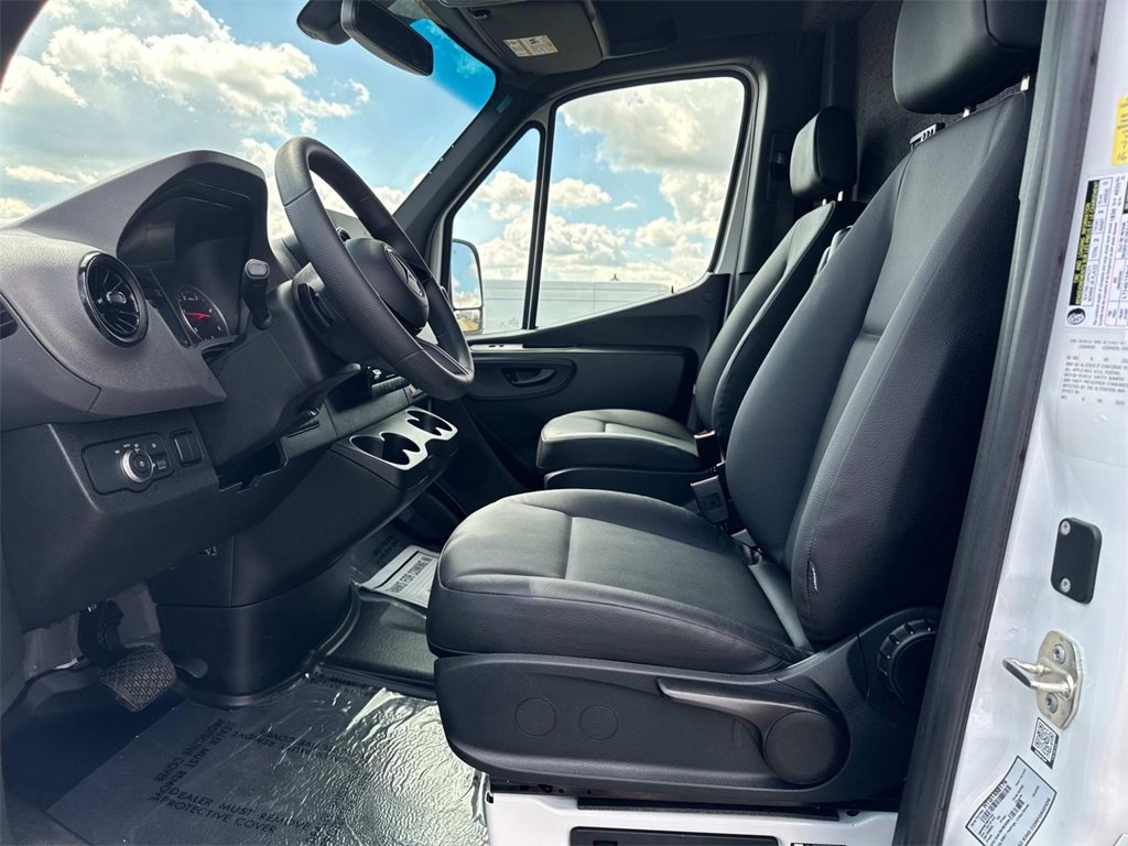 New 2025 Mercedes-Benz Sprinter 2500 image 18