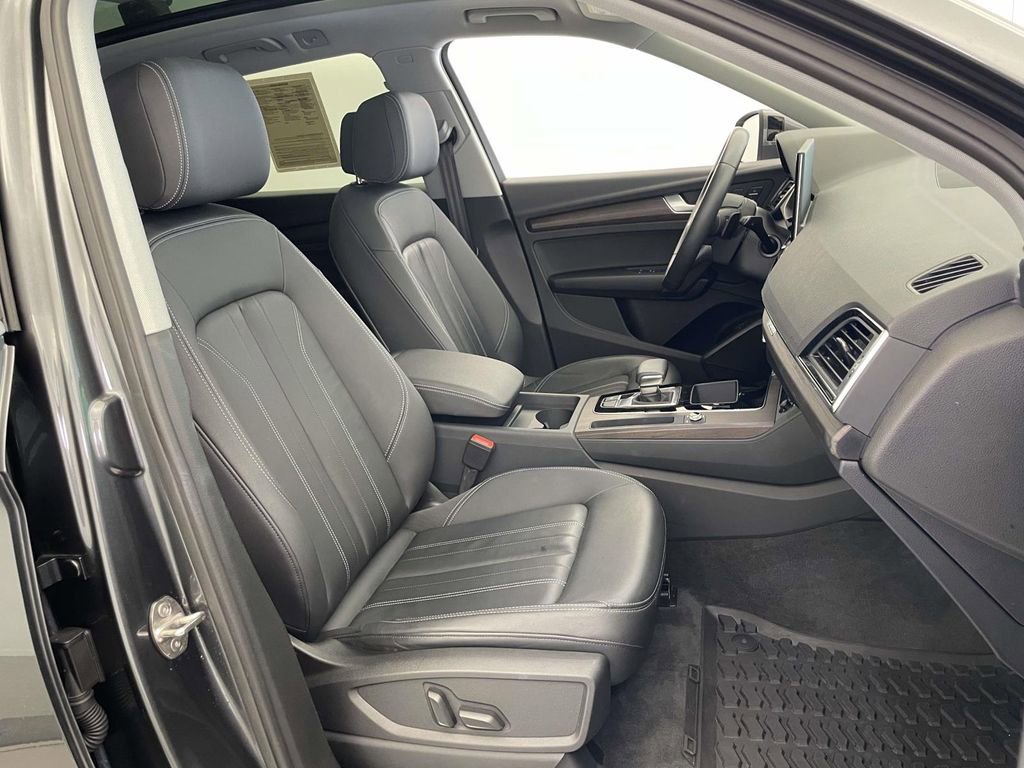 Used 2023 Audi Q5 2.0T Premium w/ Convenience Package AWD/4WD image 23