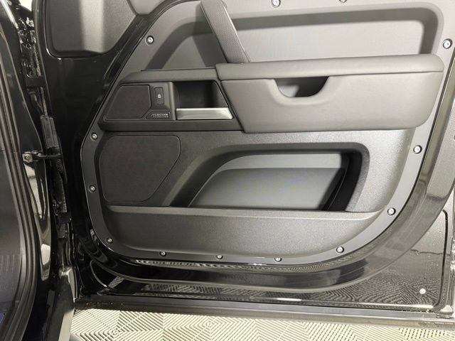 New 2026 Land Rover Defender 110 X image 31