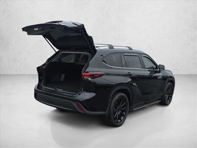 New 2026 Toyota Highlander XLE image 2