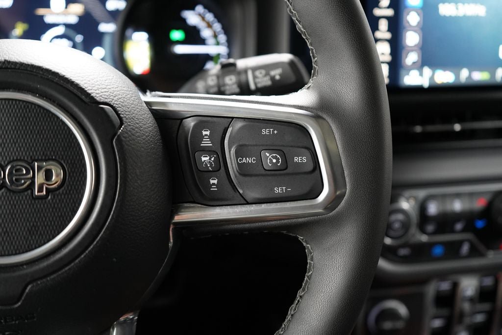 Used 2025 Jeep Wrangler Unlimited Sahara AWD/4WD image 13