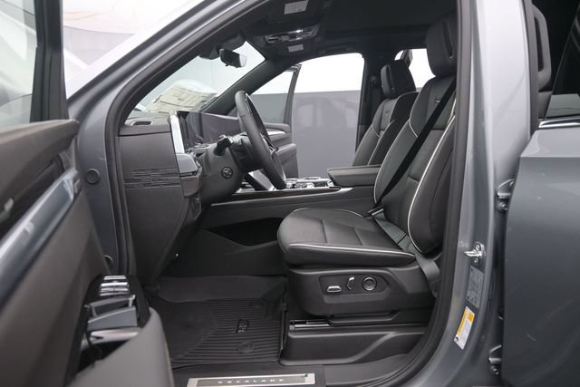 New 2026 Cadillac Escalade Luxury w/ LPO, Floor Liner Package AWD/4WD image 10
