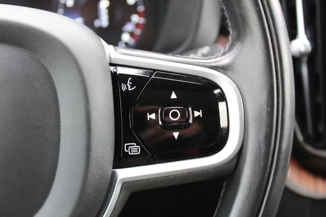 Used 2020 Volvo XC60 T6 Inscription w/ Protection Package AWD/4WD image 16