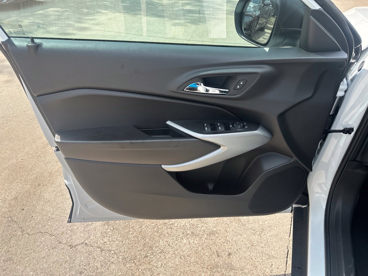 New 2026 Chevrolet Trax LS w/ Driver Confidence Package FWD image 10