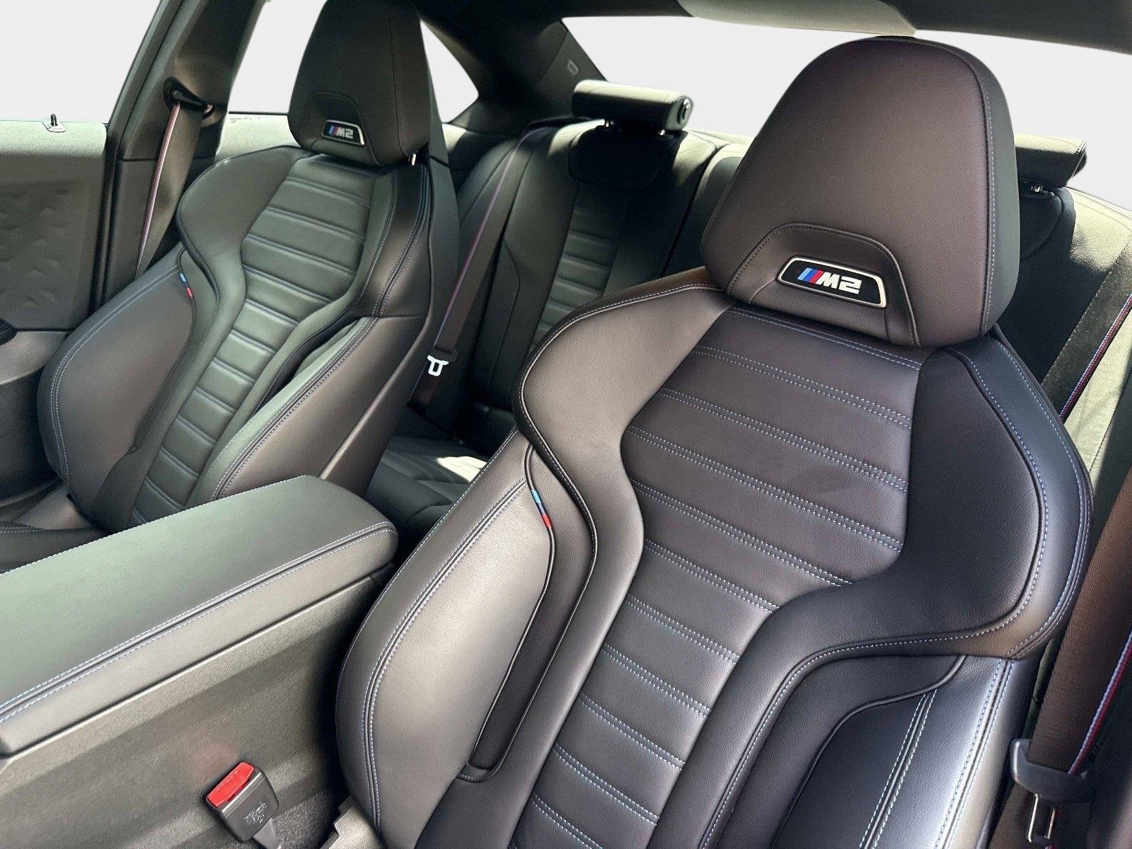 Used 2026 BMW M2 w/ Lighting Package RWD image 31