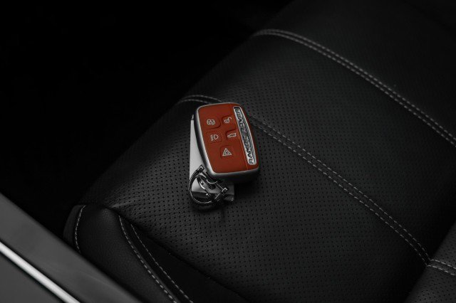 Used 2020 Land Rover Range Rover Velar R-Dynamic S image 57