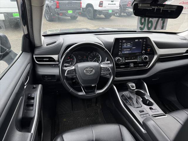 Certified 2021 Toyota Highlander XLE AWD/4WD image 18