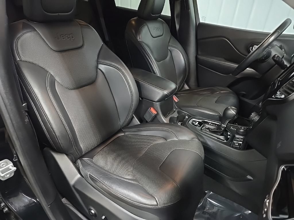 Used 2019 Jeep Cherokee Limited AWD/4WD image 15