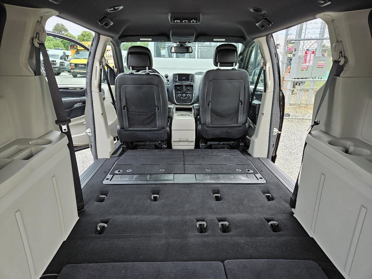 Used 2019 Dodge Grand Caravan SXT image 35