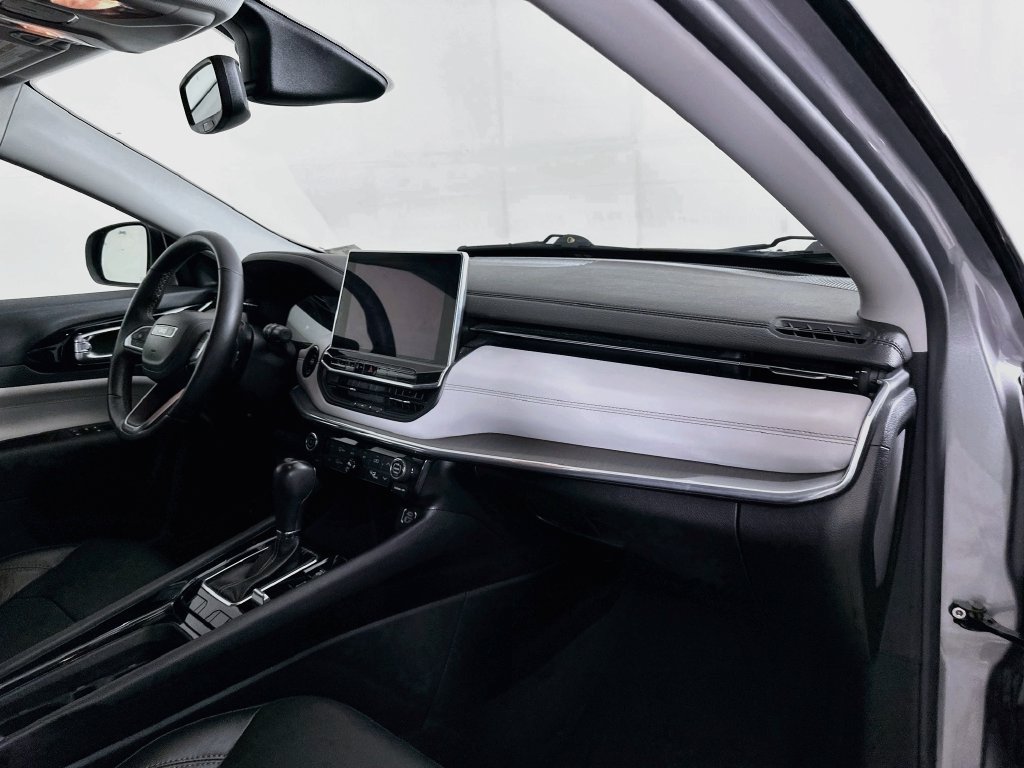 Certified 2022 Jeep Compass Limited AWD/4WD image 37