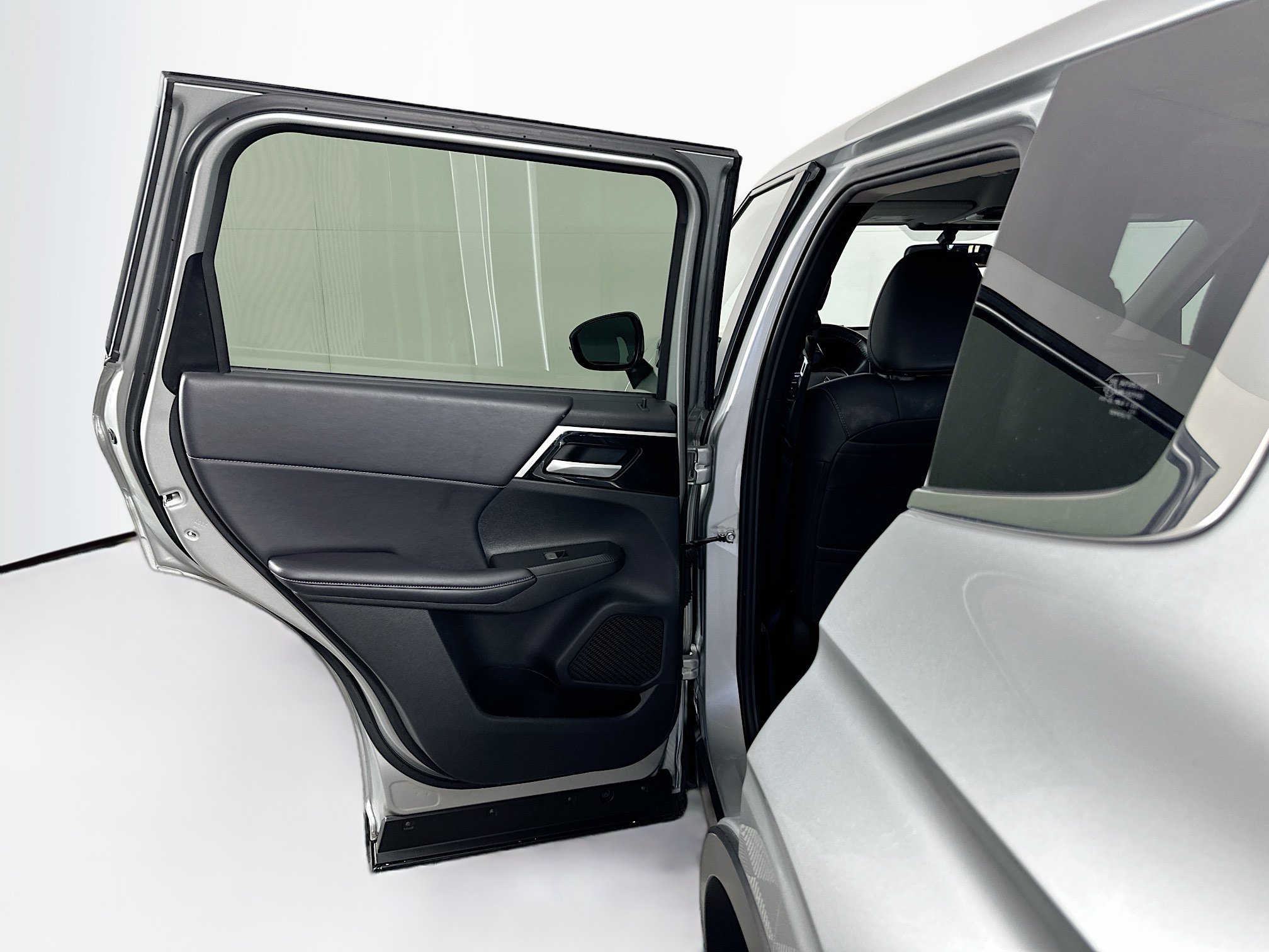 Used 2024 Mitsubishi Outlander SE AWD/4WD image 26