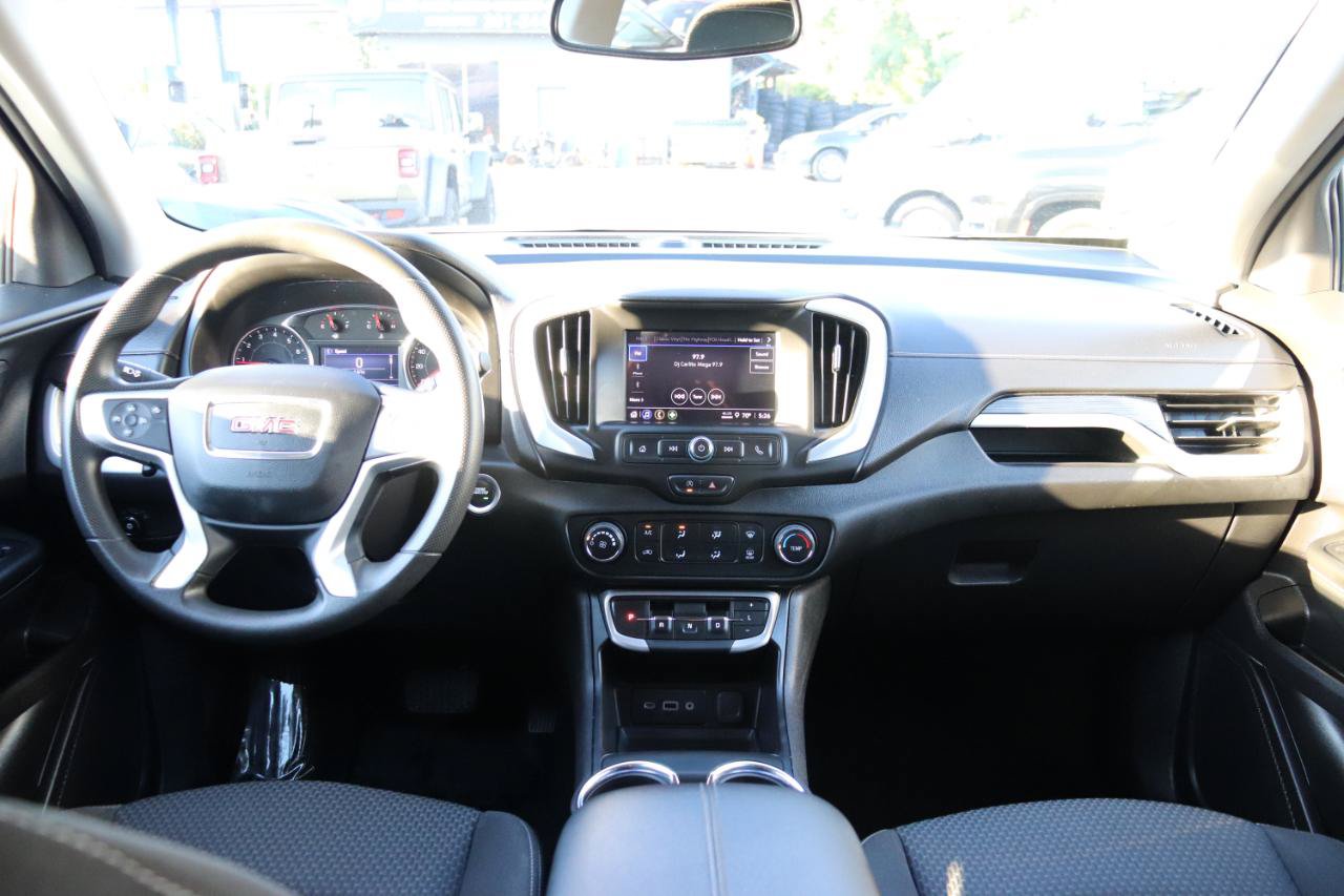 Used 2024 GMC Terrain SLE AWD/4WD image 16