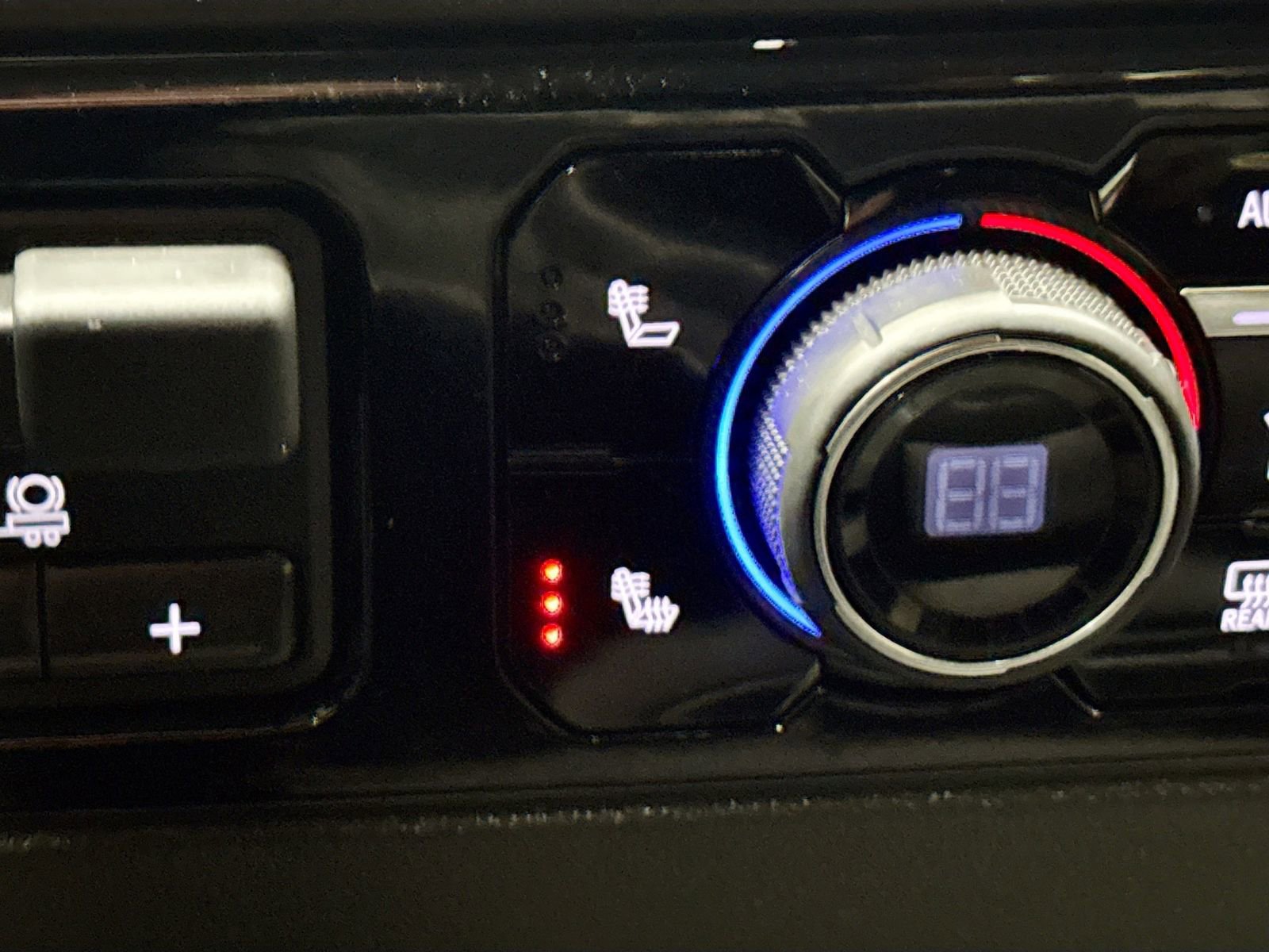 Used 2025 Chevrolet Silverado 2500 LT w/ Convenience Package image 22