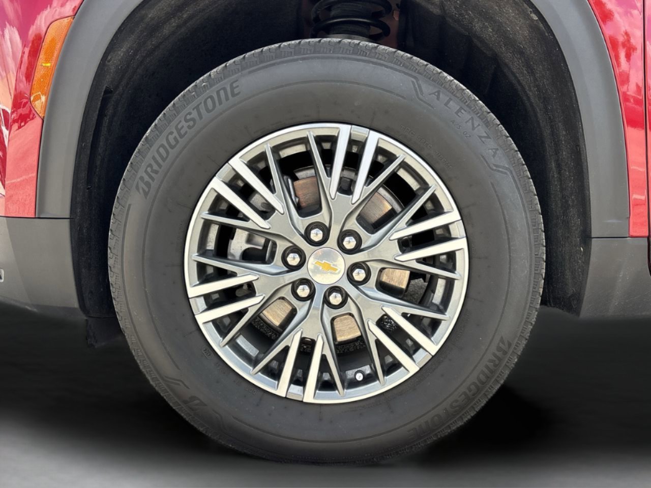 Used 2025 Chevrolet Traverse LT image 35