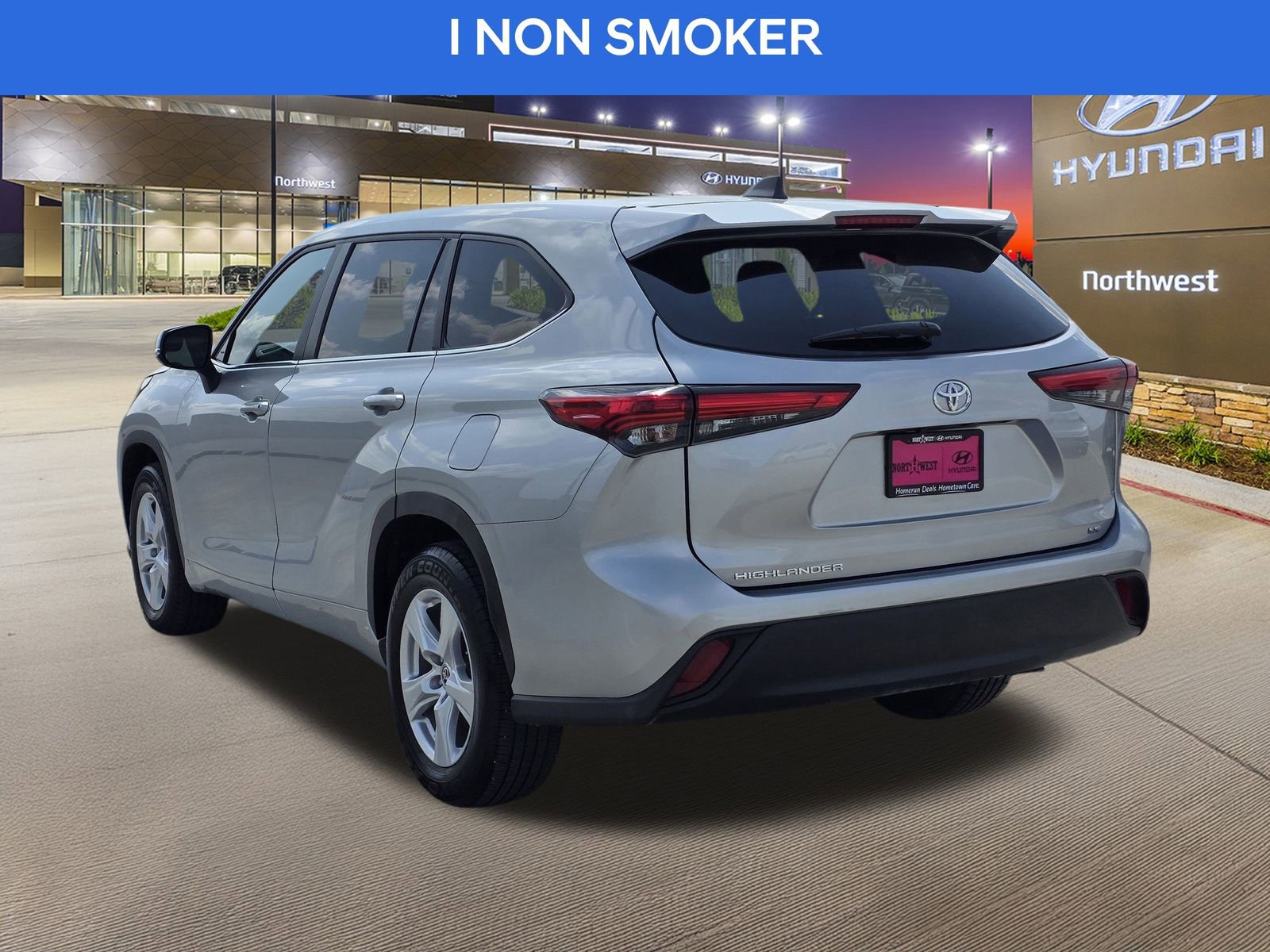 Used 2023 Toyota Highlander L image 9