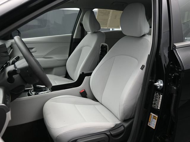 Used 2025 Hyundai Kona SE image 5