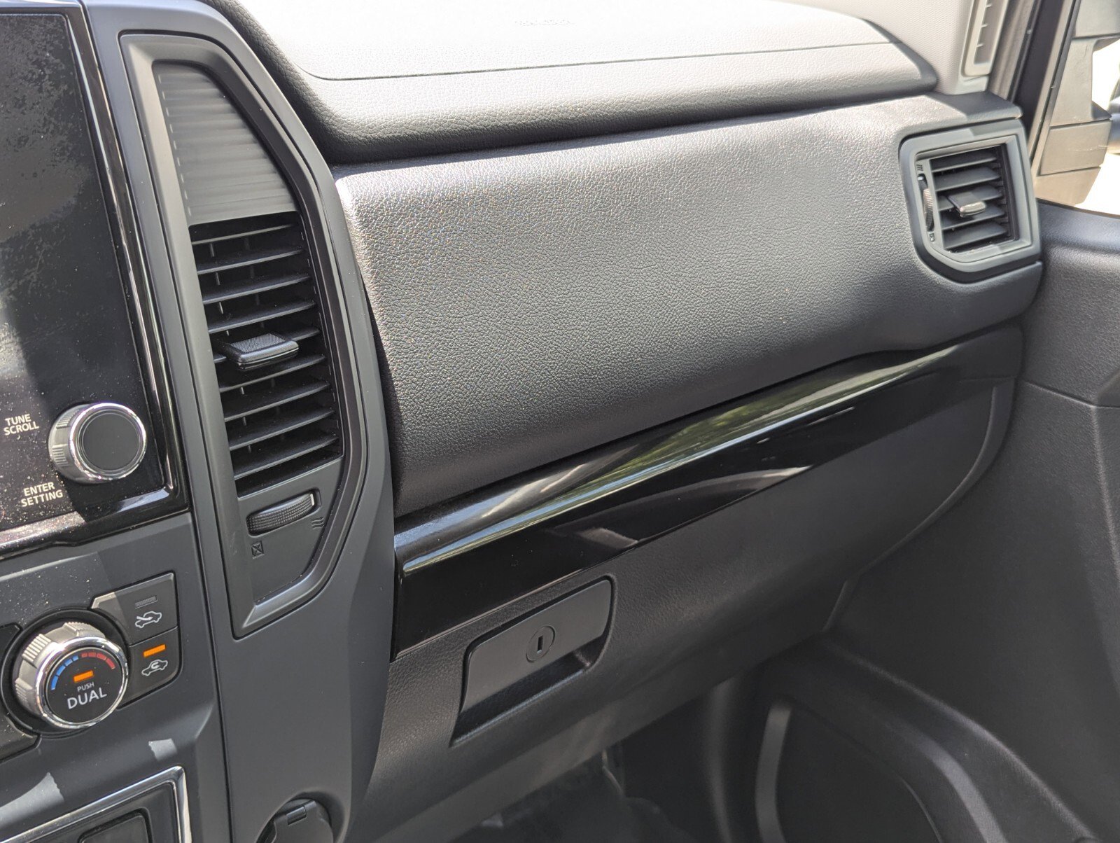Certified 2023 Nissan Titan SV w/ SV Convenience Package AWD/4WD image 31