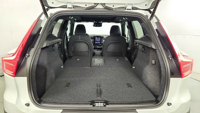 New 2026 Volvo XC40 B5 Ultra w/ Climate Package AWD/4WD image 42
