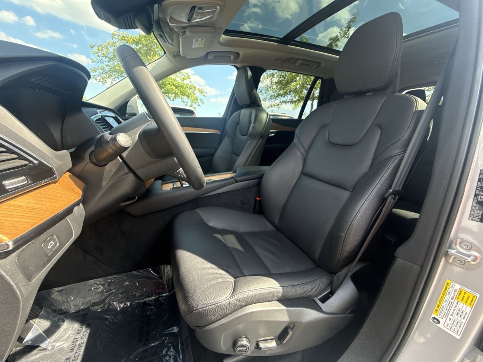 Used 2023 Volvo XC90 B6 Plus w/ Protection Package AWD/4WD image 13