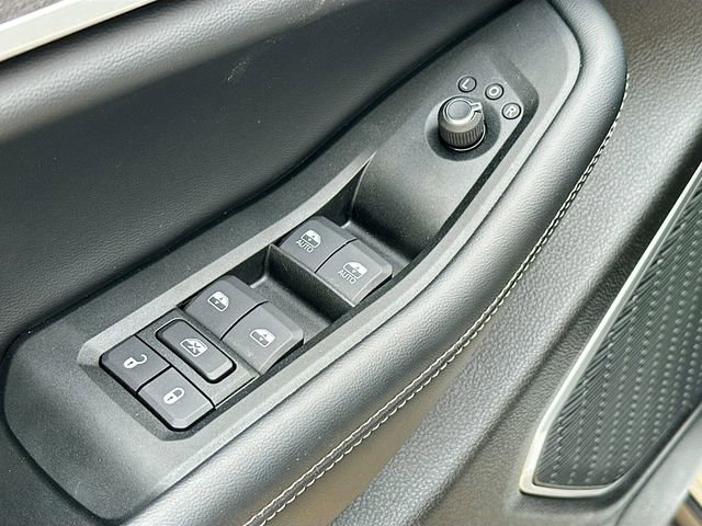 New 2025 Jeep Grand Cherokee Limited 4xe image 19