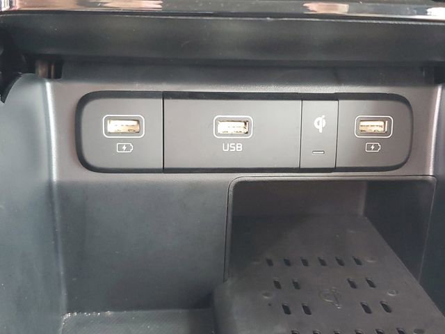 Certified 2023 Kia Sorento SX image 29