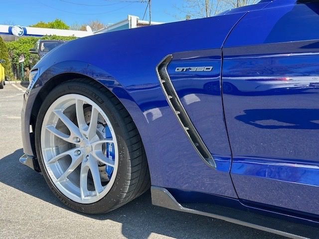 Used 2016 Ford Mustang Shelby GT350 w/ Technology Package RWD image 9