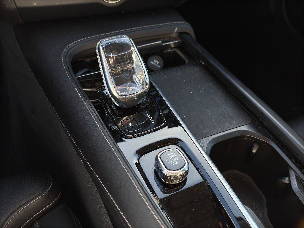 Used 2022 Volvo S90 B6 Inscription w/ Advanced Package image 23