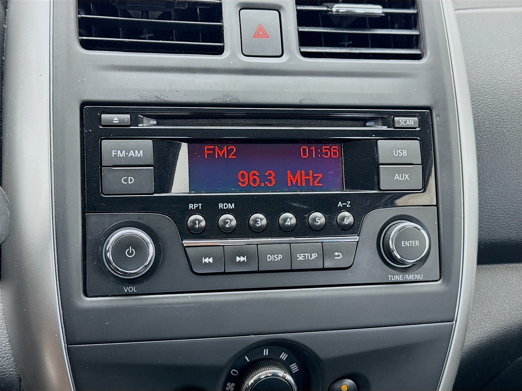 Used 2018 Nissan Versa SV FWD image 9