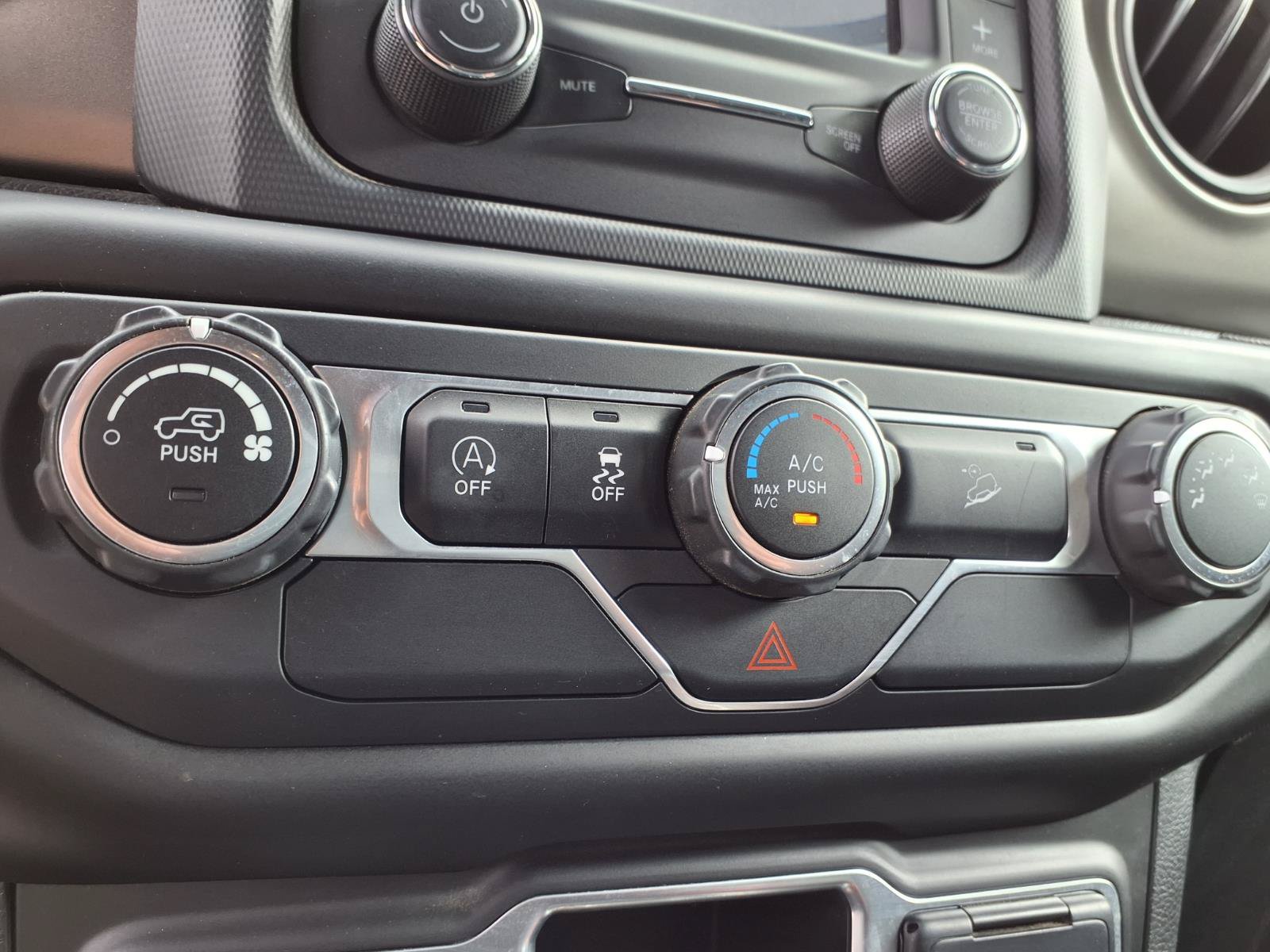 Used 2018 Jeep Wrangler Unlimited Sport AWD/4WD image 7