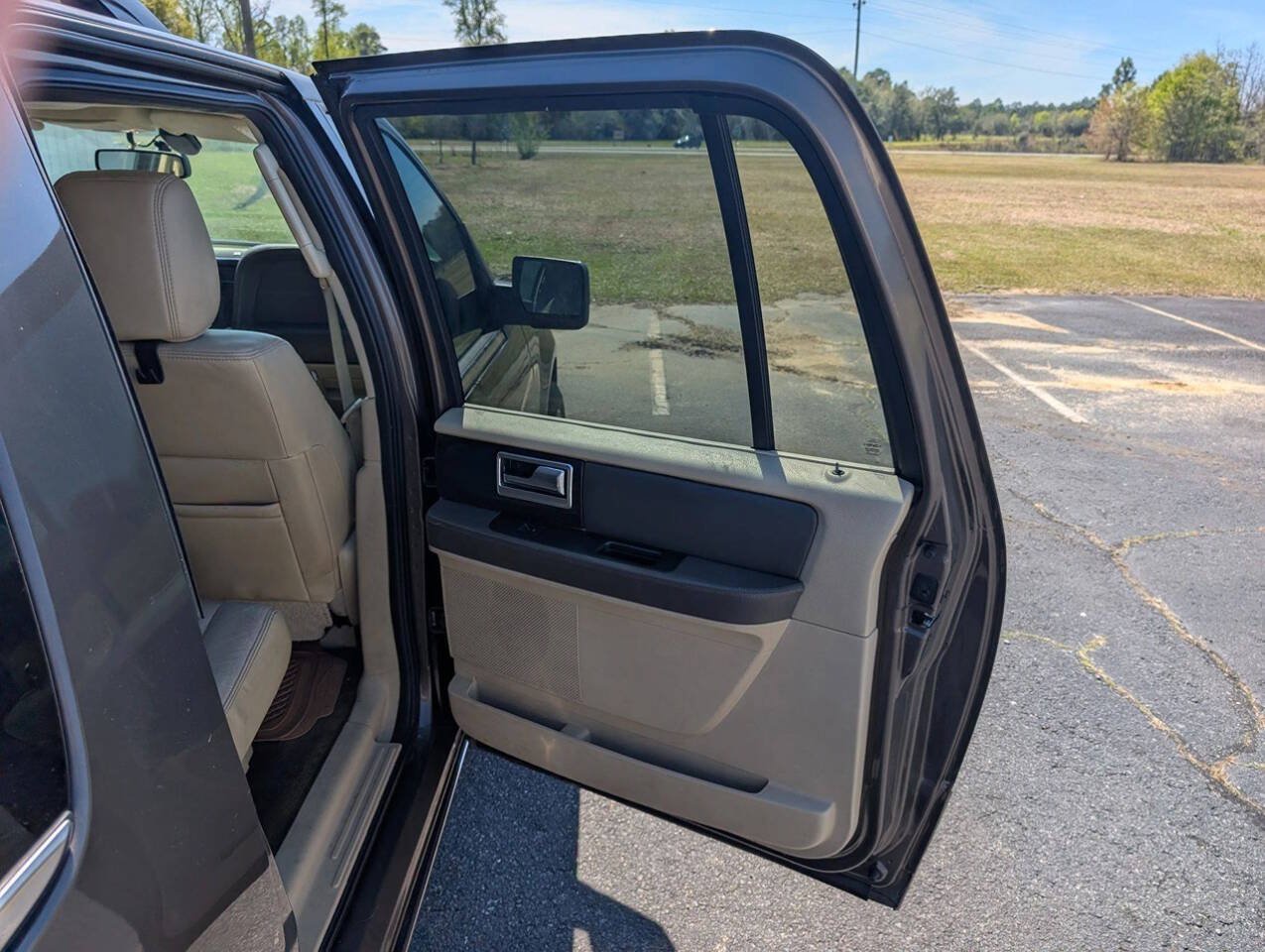 Used 2015 Lincoln Navigator L 2WD w/ Equipment Group 101A Reserve image 37