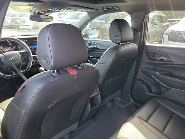 Used 2025 Chevrolet Trax RS w/ Sunroof Package FWD image 11