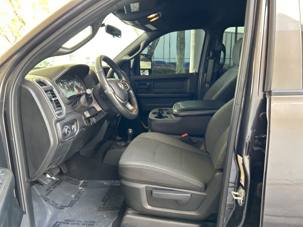 Used 2024 RAM 3500 Tradesman w/ Chrome Appearance Group image 5