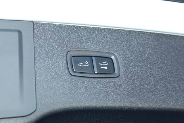 Certified 2025 Porsche Cayenne Base image 13