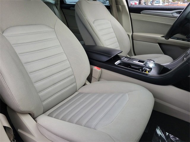 Used 2019 Ford Fusion SE image 24