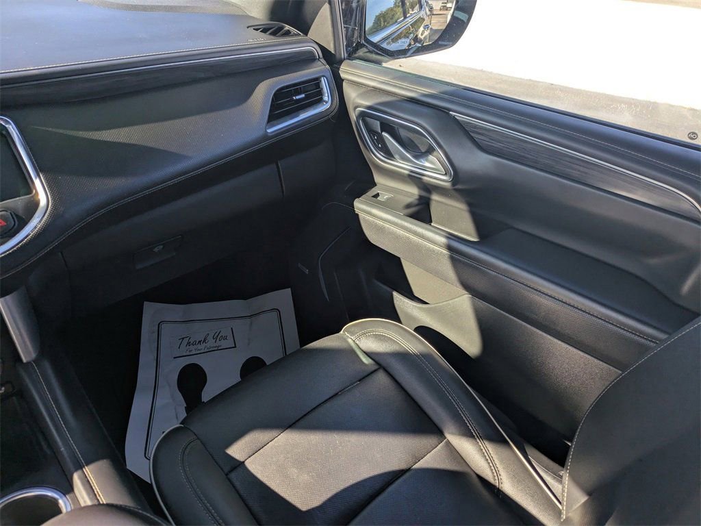 Used 2022 GMC Yukon SLT w/ SLT Premium Package image 14