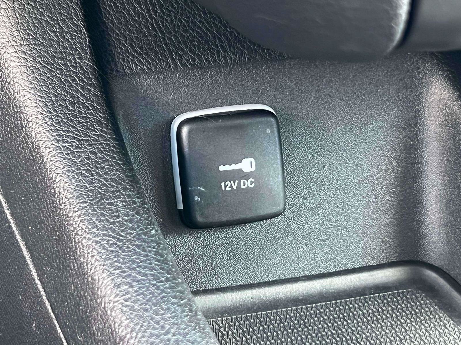 Used 2020 Dodge Durango SXT w/ 3rd Row Seating Group RWD image 30