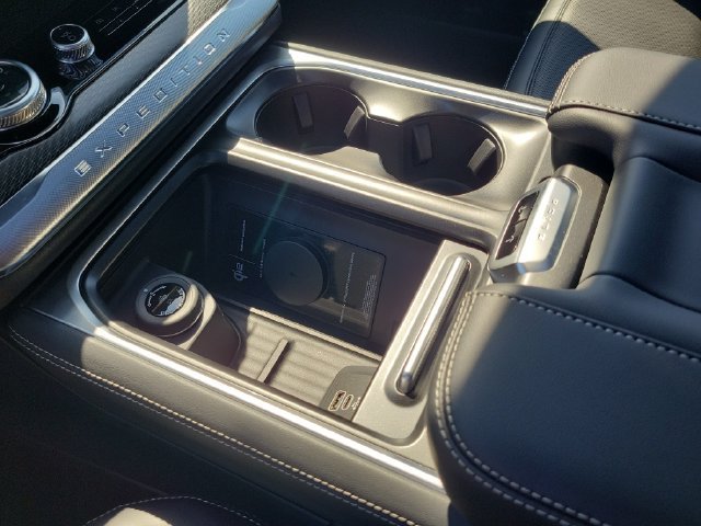 New 2027 Ford Expedition Platinum w/ Stealth Appearance Package AWD/4WD image 12