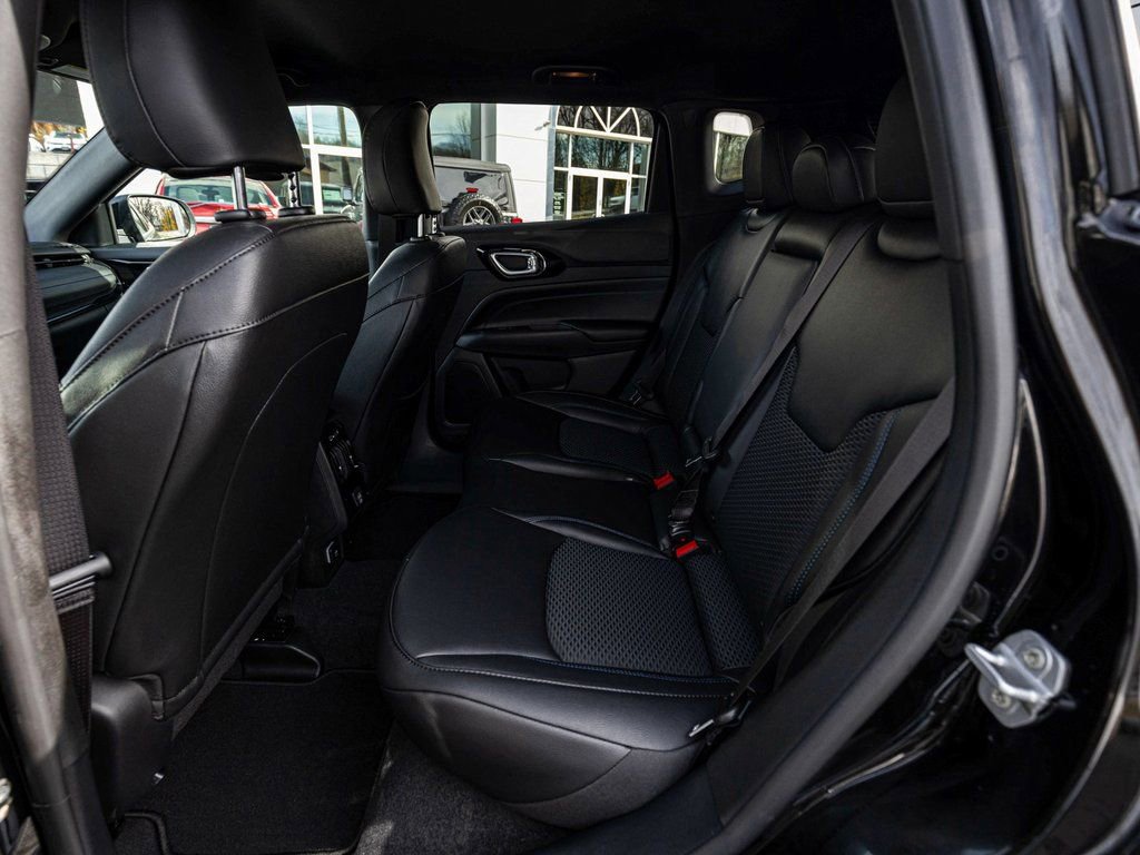 New 2026 Jeep Compass Latitude image 18