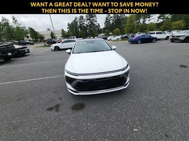 Used 2025 Hyundai Sonata SEL FWD image 3