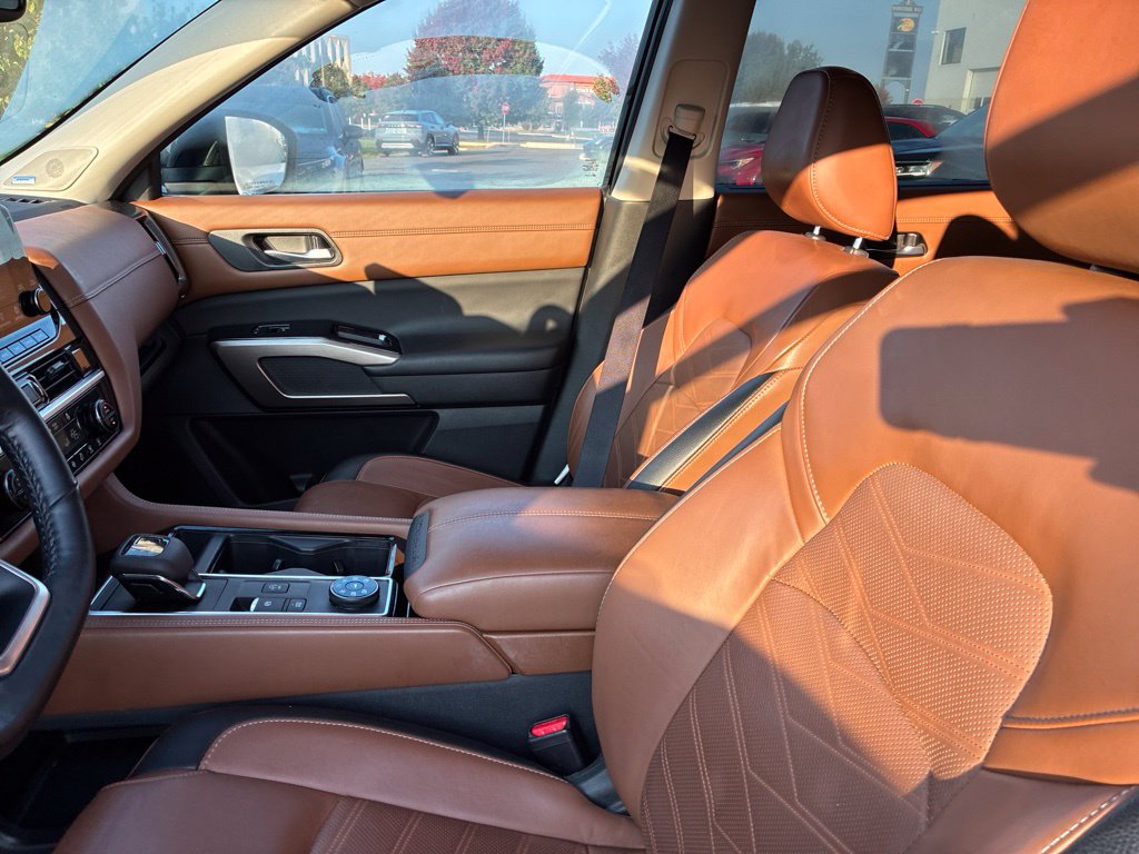Used 2022 Nissan Pathfinder Platinum AWD/4WD image 28