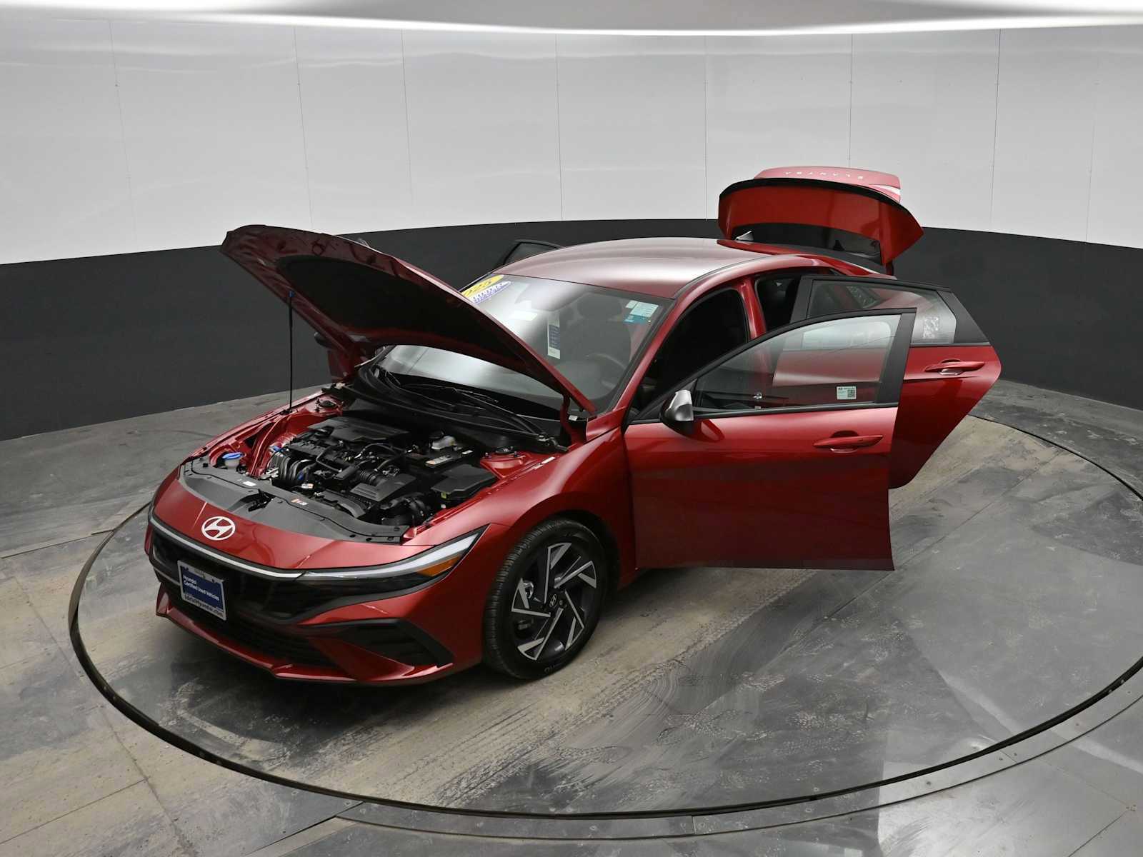 Certified 2025 Hyundai Elantra Sport image 39