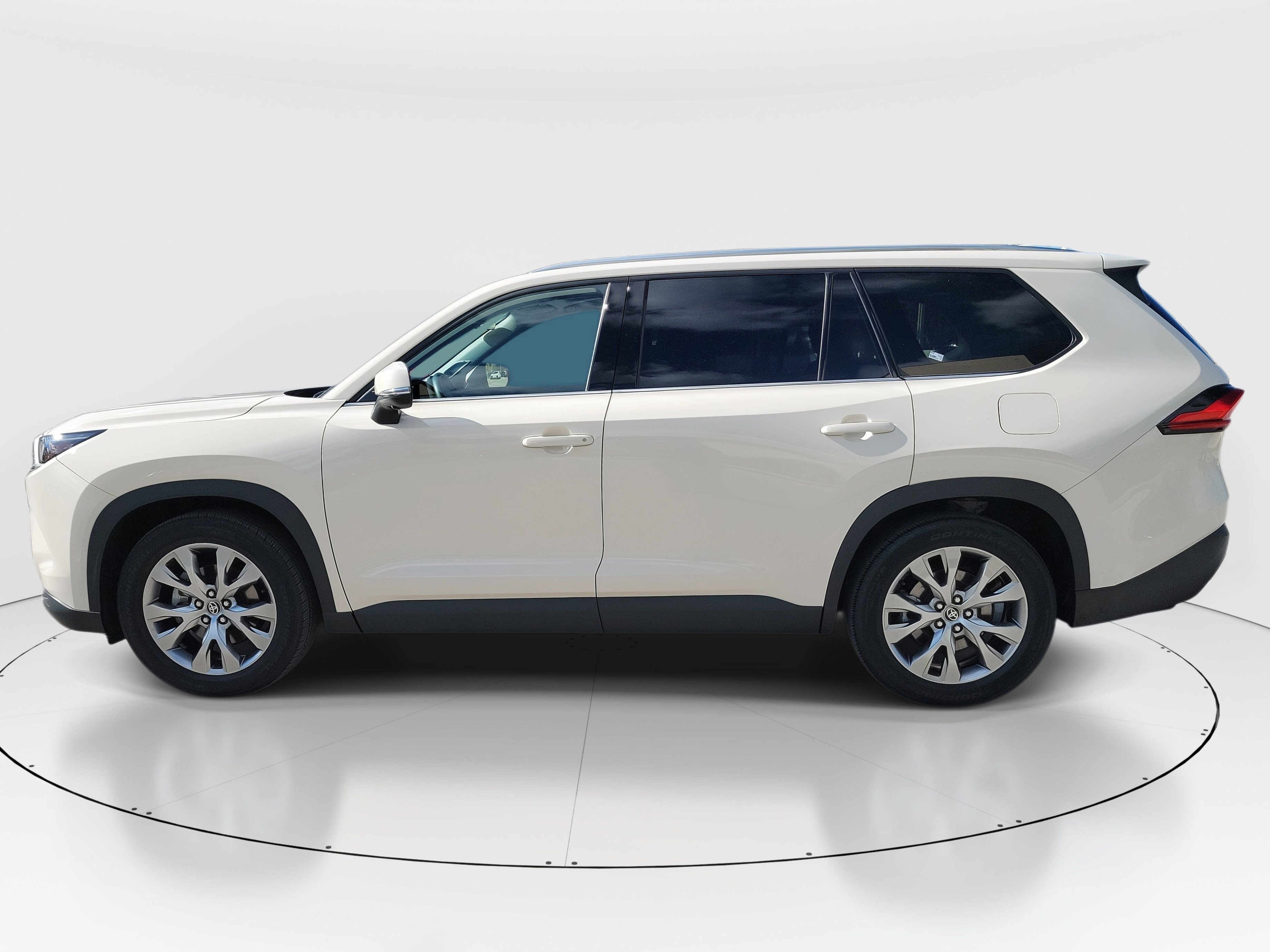 Used 2024 Toyota Grand Highlander Limited FWD image 6